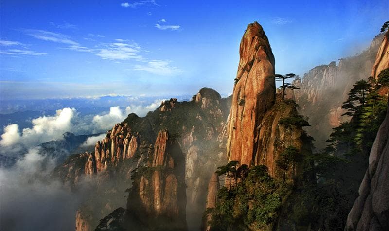 三清山风景区：道教名山的自然与人文之美
