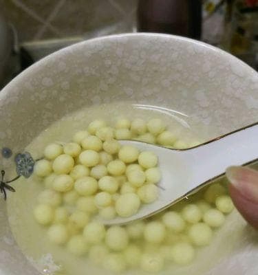 冬季滋补佳品：糖水鸡头米的制作方法与食用指南