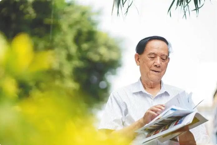 海口八旬老人周龙蛟的文学路