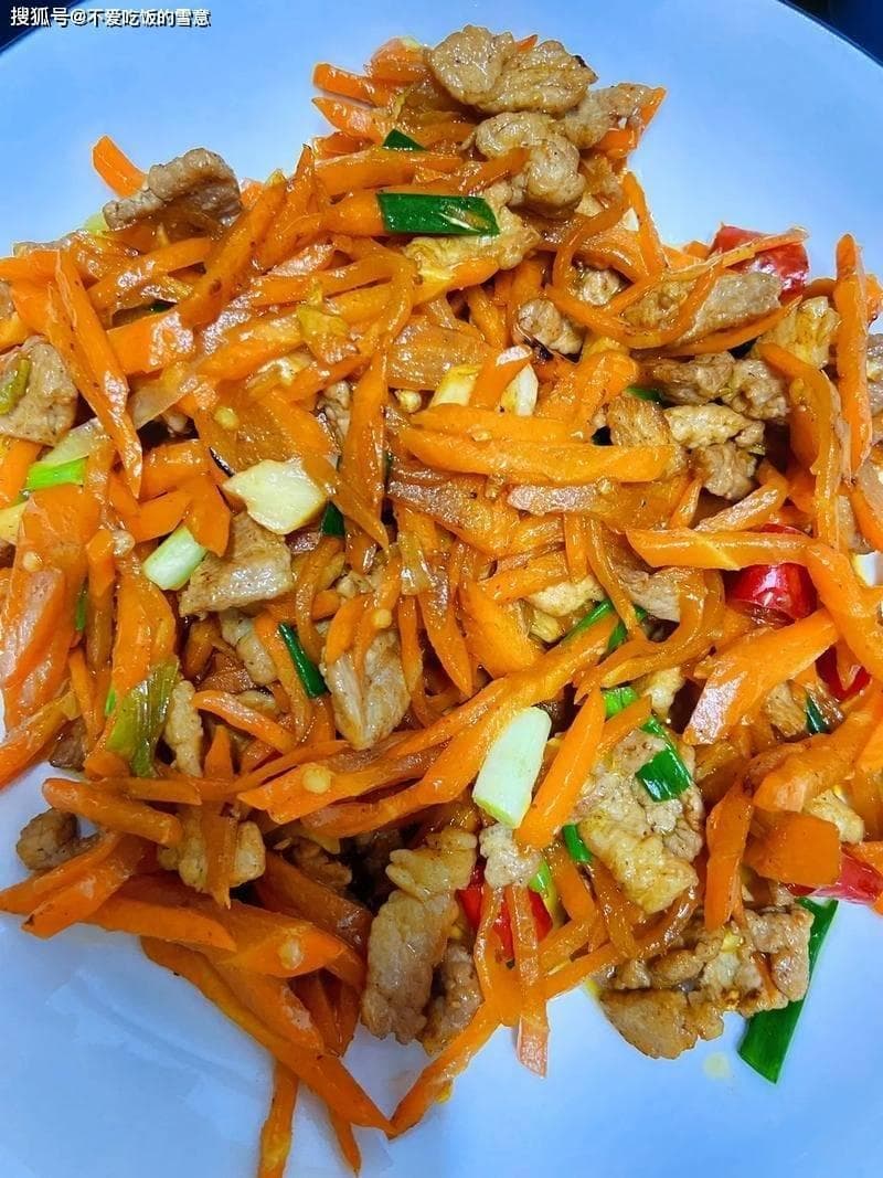 胡萝卜炒肉：家常美味中的营养佳作
