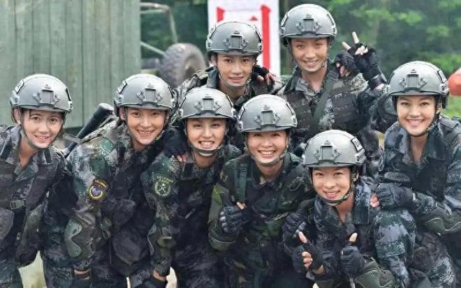 《特种兵之火凤凰》8位队员近况，欧阳倩成影后，谭晓琳离婚带娃