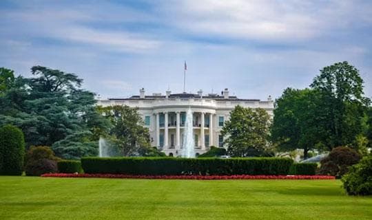 美国绿卡VS公民：一文详解二者区别、好处与获得方法