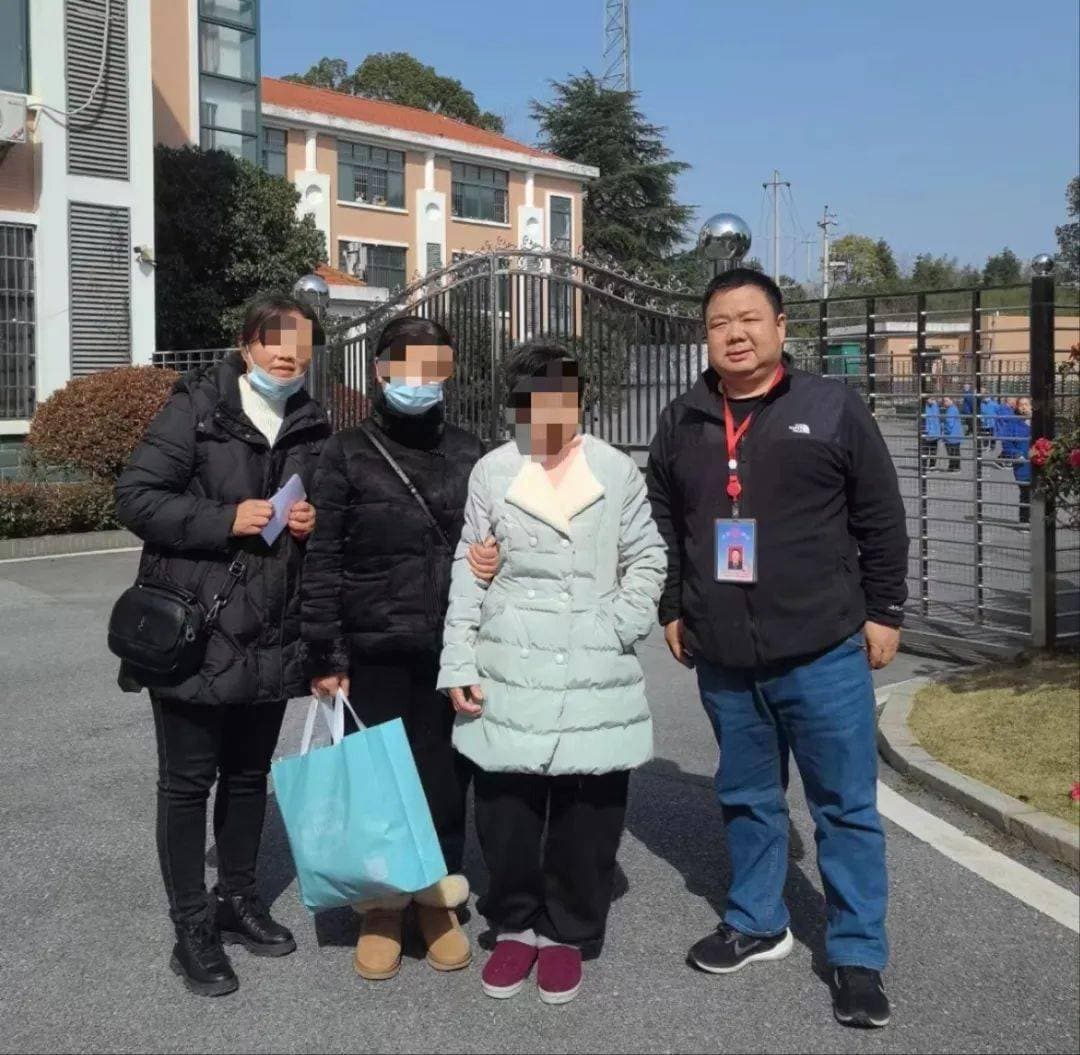 女流浪者在外漂泊三十五载 雨花民政全网寻亲终团圆