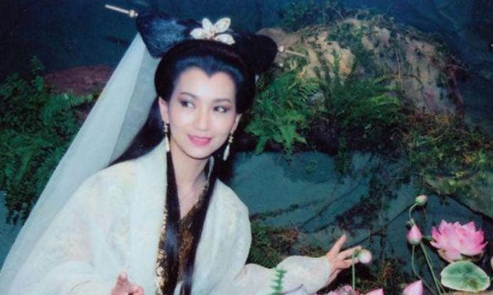 两次婉拒终出演，赵雅芝成就白素贞传奇