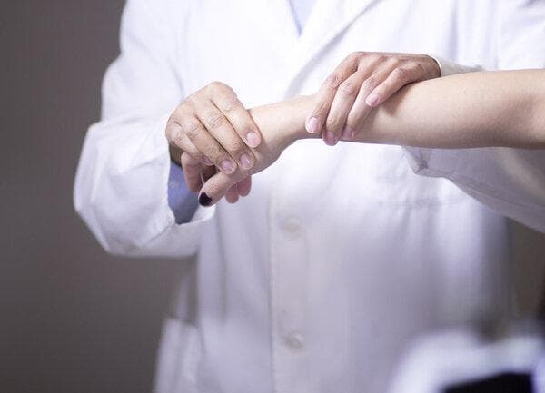 手腕三角软骨损伤怎么检查