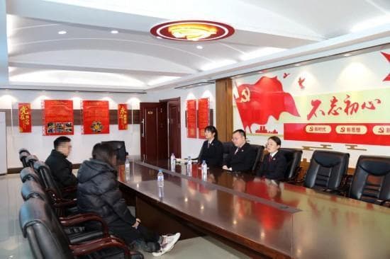 刑满释放后，他第一时间来到检察院……