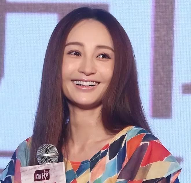 姚笛复出：社交媒体上的支持与质疑