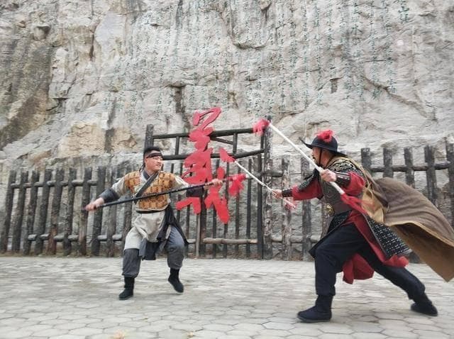 施耐庵写《水浒传》时，为何要给梁山好汉们起诨名绰号？