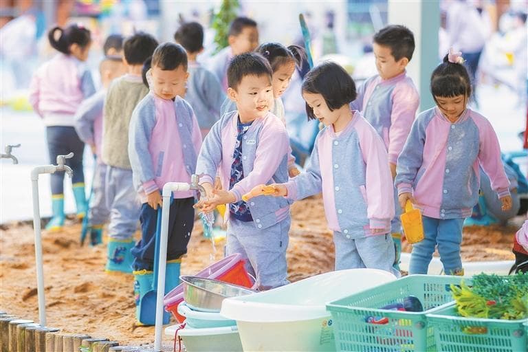 深圳多所幼儿园积极探索自主游戏课程：去小学化，把时空还给孩子