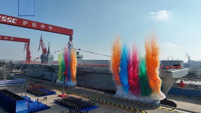 中国海军迈向新纪元，四川舰出世，全球首艘电磁弹射两栖攻击舰