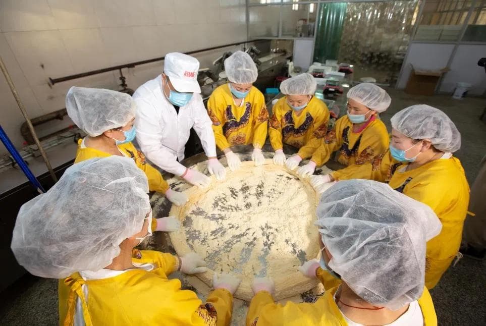 寻味呼兰河畔：一家传承四代的非遗糖果企业