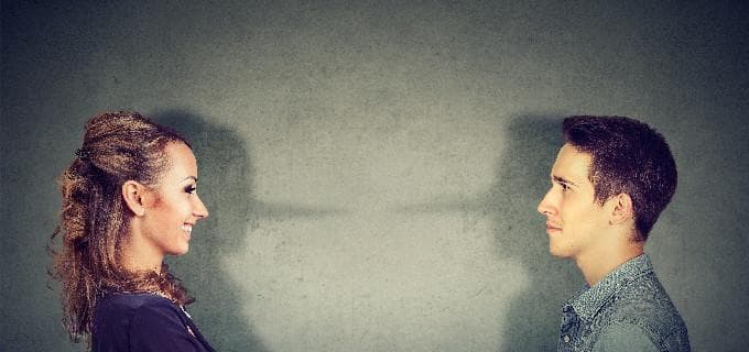 认知偏差和情感操控是骗子常用的手段，了解这些手段可以帮助你更好地防范被骗