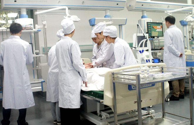 医学类十大热门专业盘点，报考热度很高，就业前景也很不错