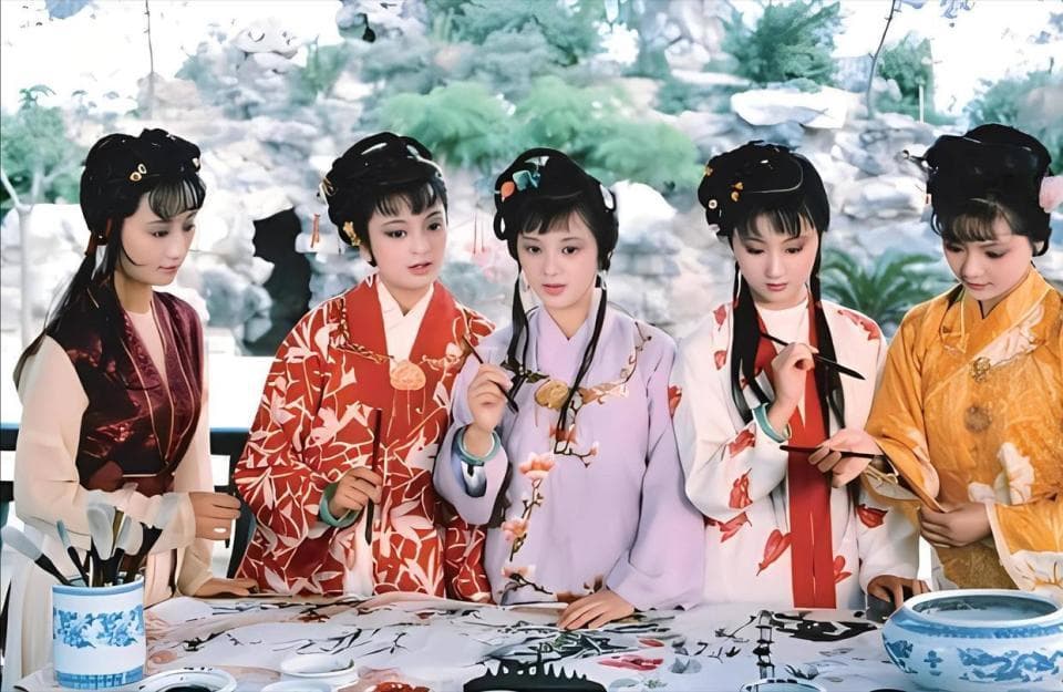 12部豆瓣高分剧盘点：从9.7分到9.3分，这些经典剧集为何能打动人心？