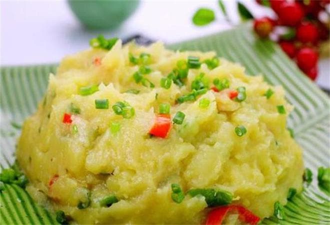 饭店级美味土豆泥制作教程：绵软细腻，香气四溢