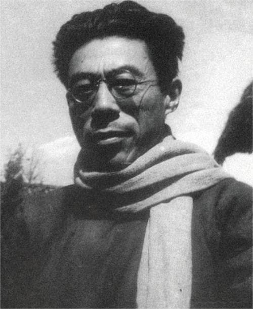 闻一多，是如何终身践行五四精神，成长为积极的民主斗士的呢