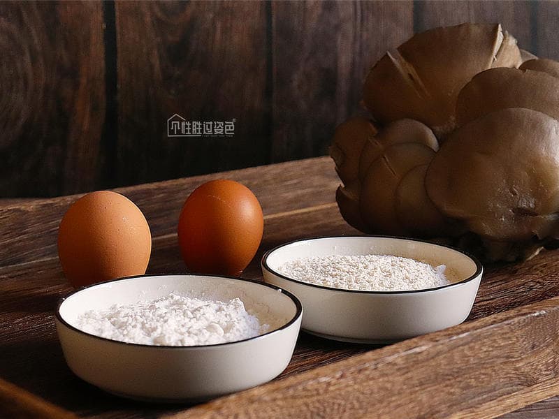 炸蘑菇的秘诀都在面糊里，隔夜不软趴