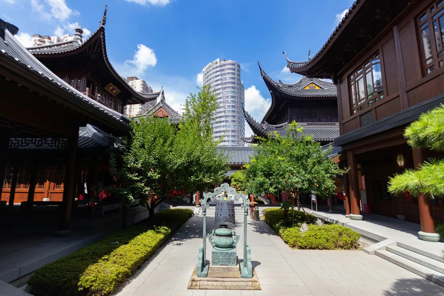 静安寺街道文旅新选择：漫步静安寺，品味千年文化韵
