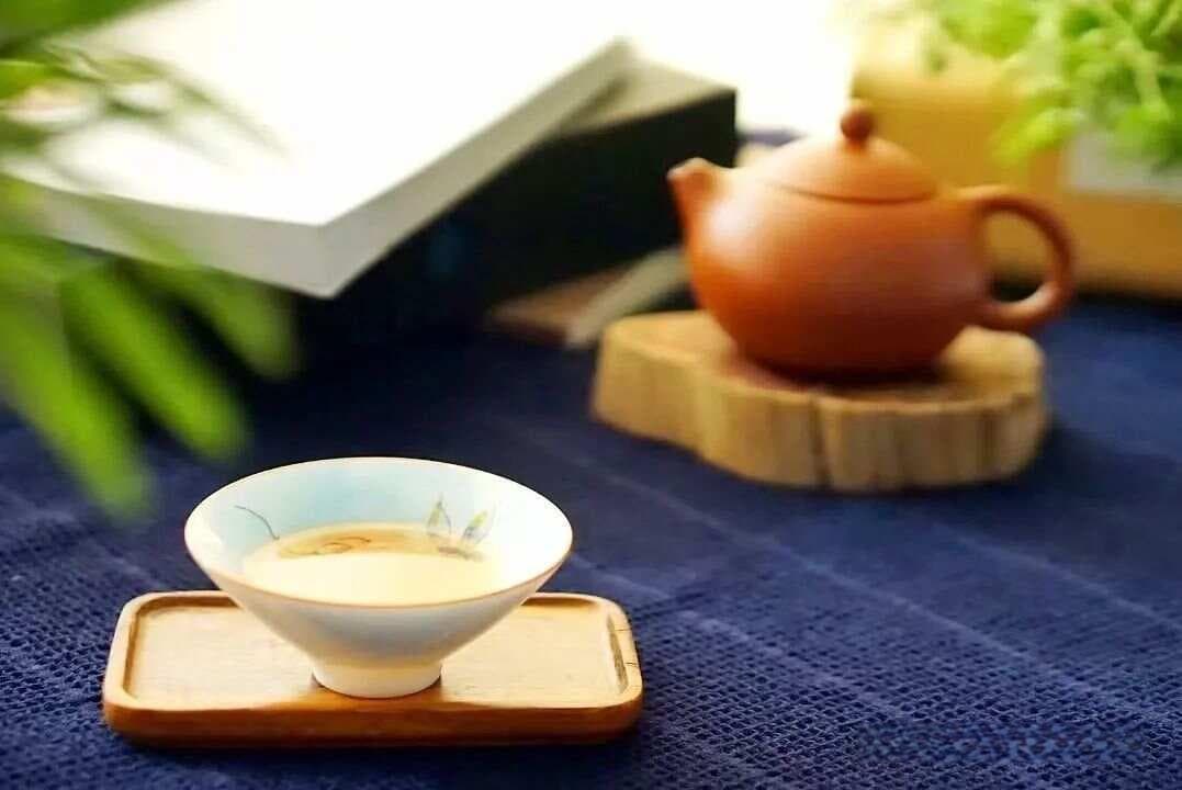 老中医建议：茶叶分“寒、热、温、中”四性，分清这“四性”，才能更健康的喝茶！