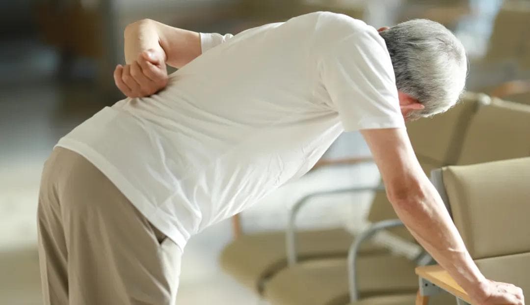 腰椎磨损老化高发，科学防治守护脊柱健康