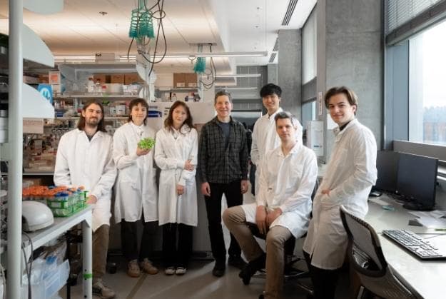 美国诺贝尔奖得主：特朗普搅得生物界一地鸡毛，再搅和下去连高端制药都得从中国买