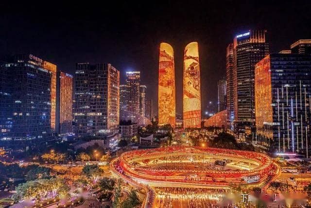 六个城市的春节：独特文化与美食之旅