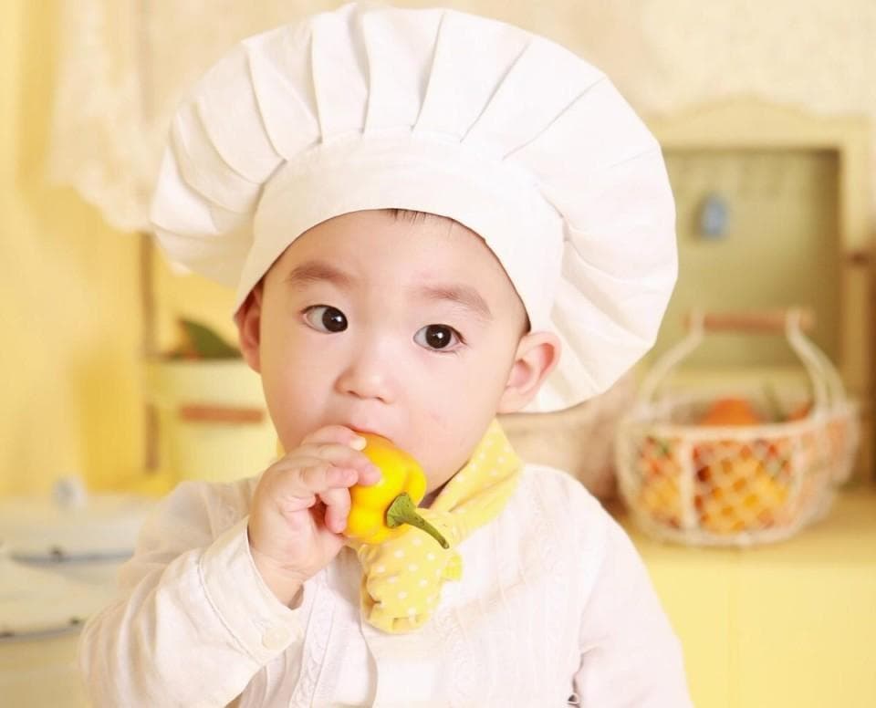 孩子多大能开始加盐，越晚越好？医生朋友：很多家长都做错了