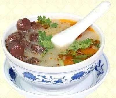 河南开封特色美食：羊双肠汤的制作与文化
