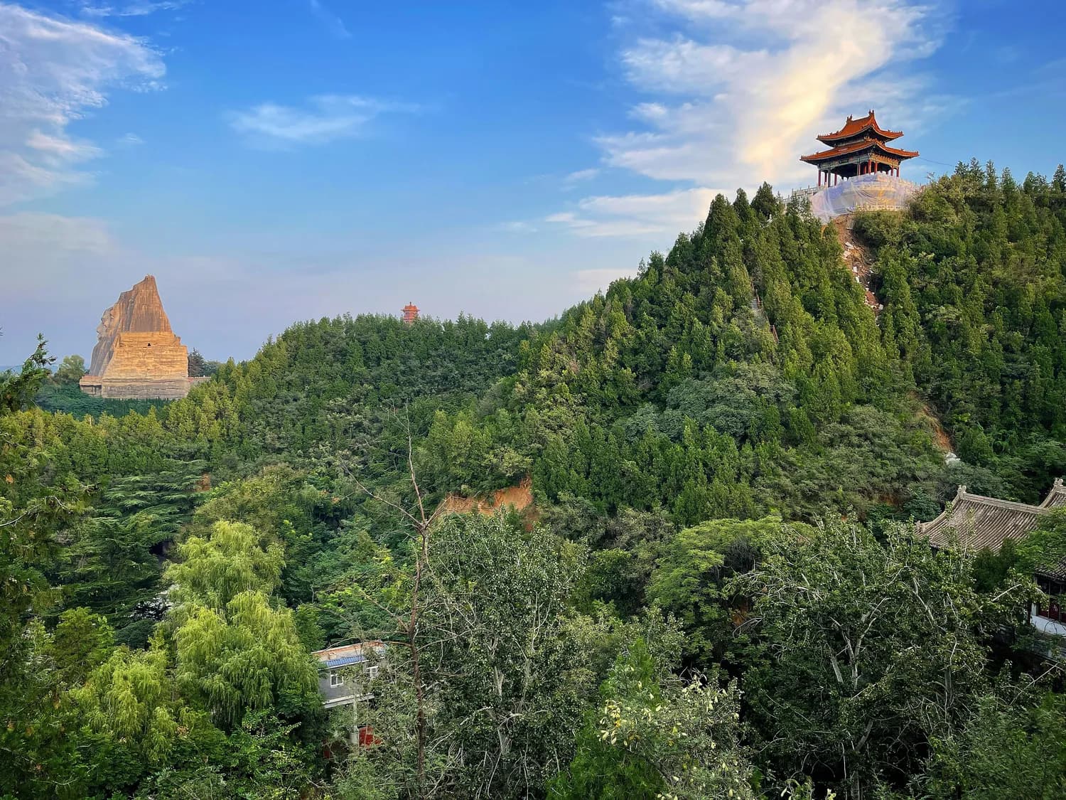 石家庄抱犊寨：四面悬崖的山顶平原，藏着千年古迹