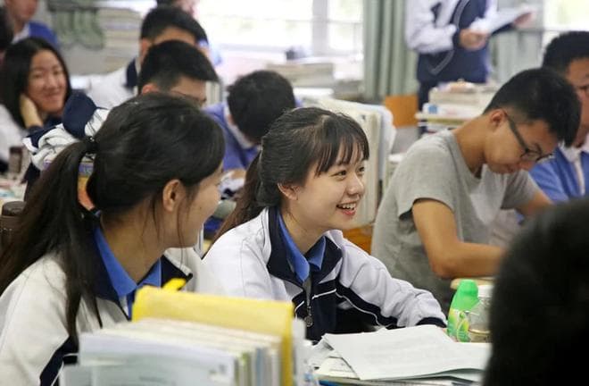 大胆预测：全民双休或将真要来了！大厂带头，私企都能跟上吗？