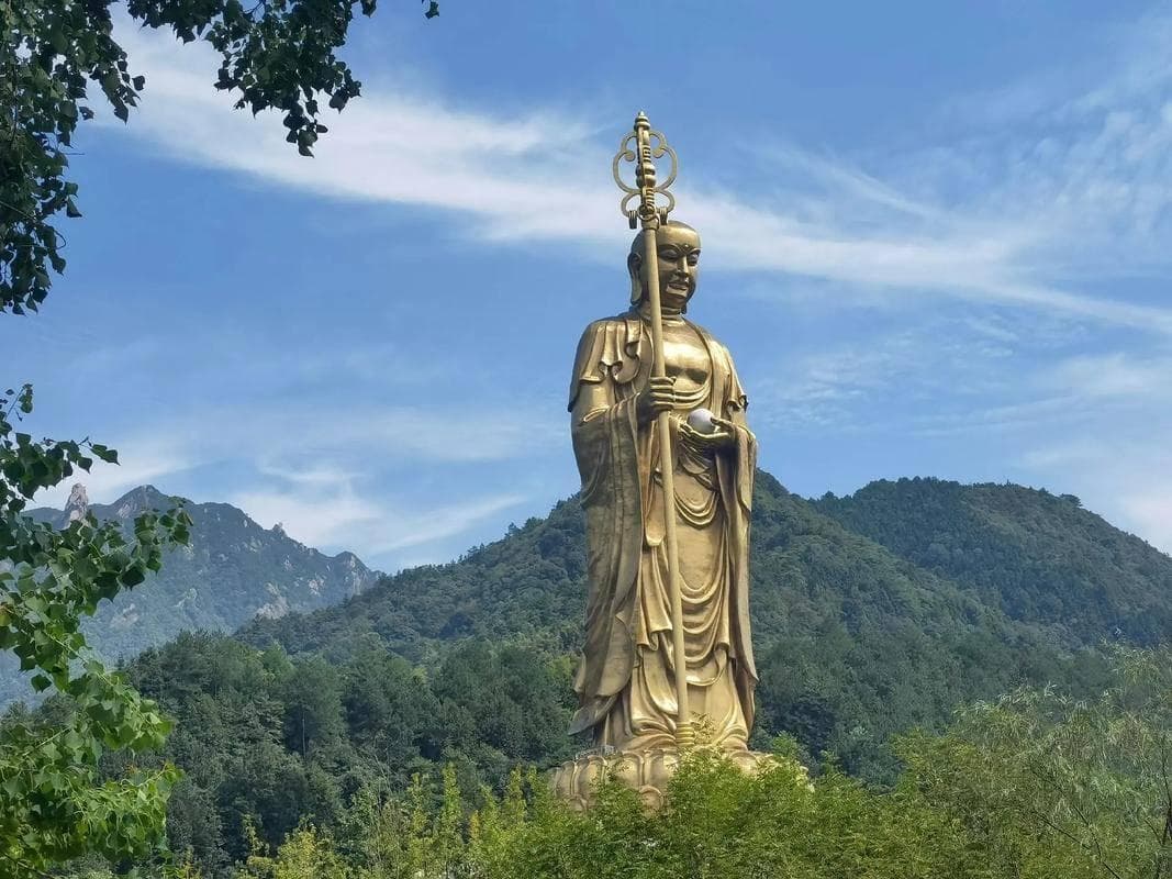 安徽九华山：北俯长江南望黄山，99座山峰上的佛教圣地
