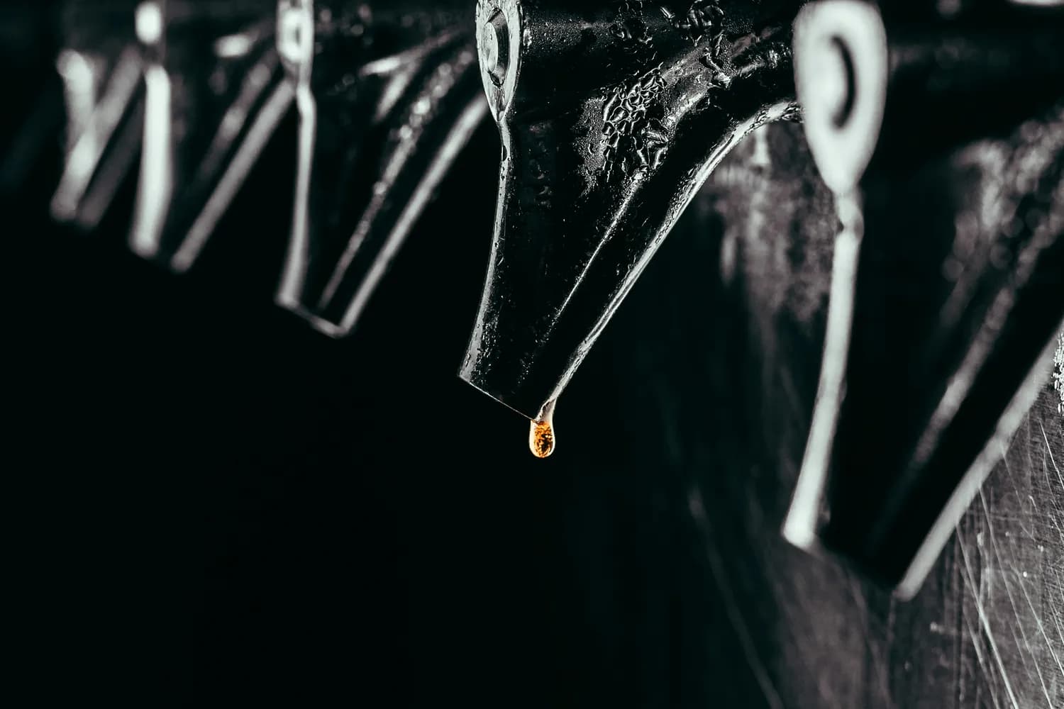 冬季皮衣护理小窍门：告别胶水烦恼
