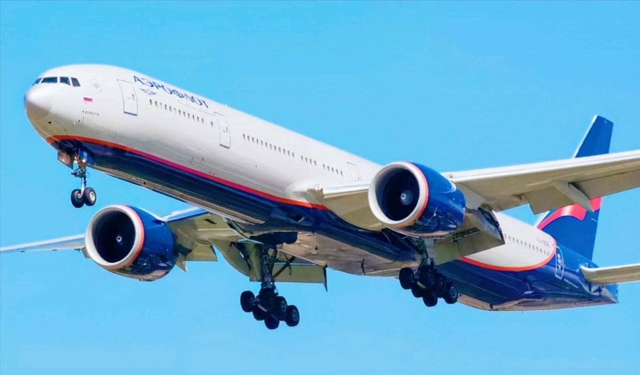 为什么飞机要在万米高空飞行？揭秘民航客机的飞行高度之谜