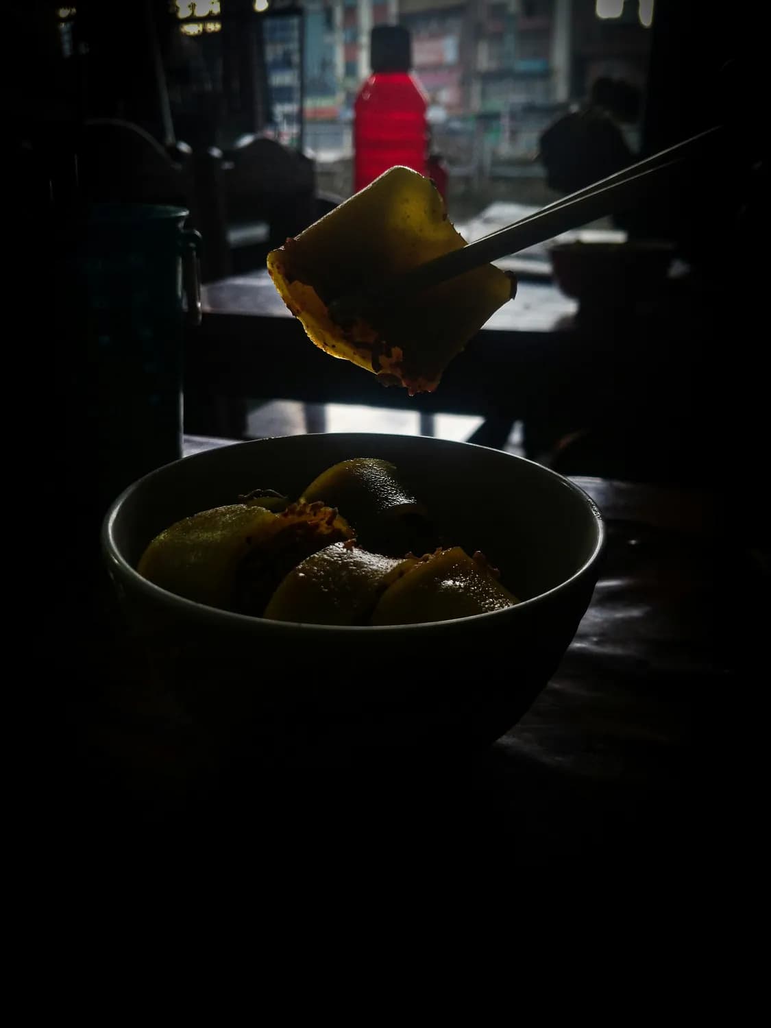 00后掌勺年夜饭：当传统遇上新潮，这桌菜有点不一样！