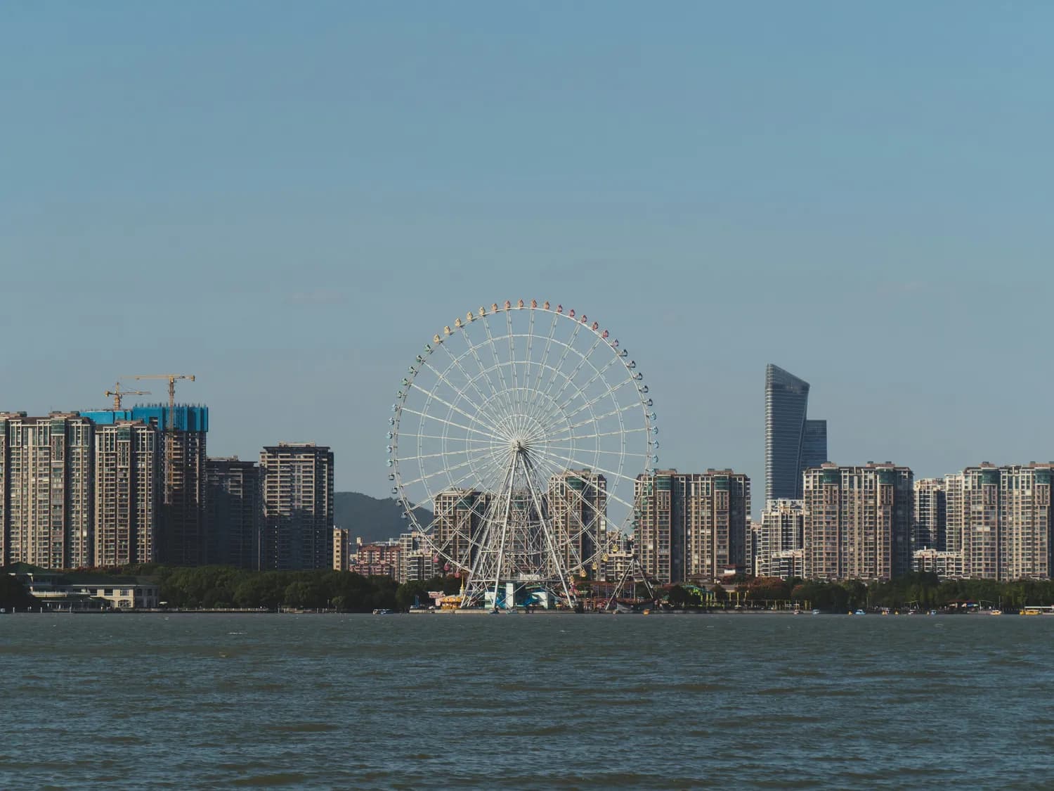 大连摩天轮：城市景观新地标