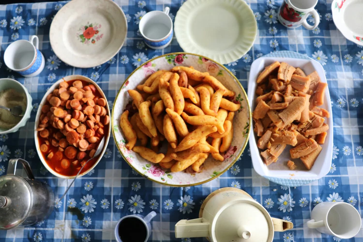 大年初一：饺子汤圆各具寓意，南北方餐桌见文化交融