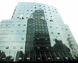 在重庆如何领取相关奖项？这种领奖方式有哪些规定？