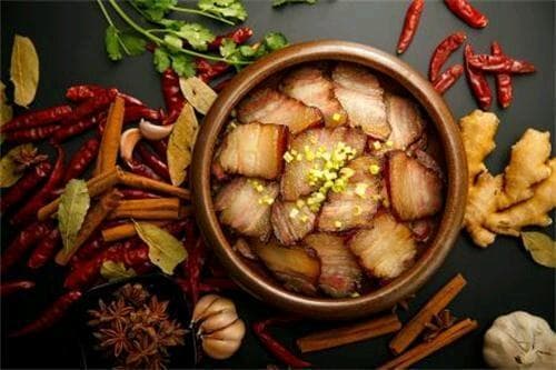 湘西腊肉：从烟与盐中诞生的极品腊味