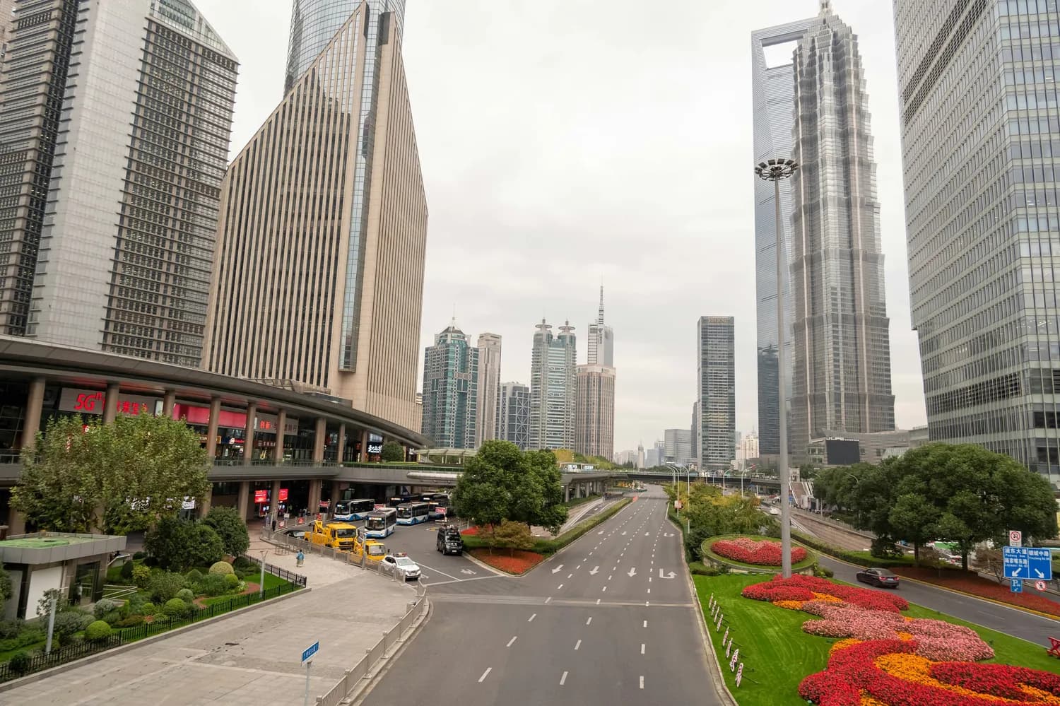 非对称设计+八大植物园，上海世纪大道成城市文化新地标