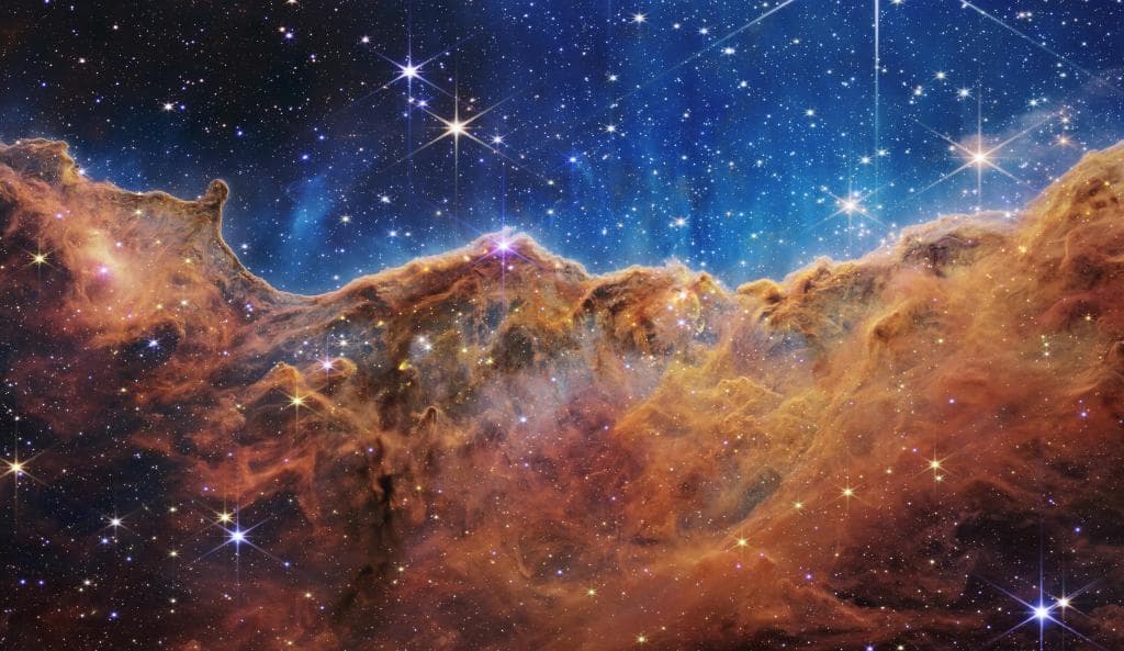 新研究：宇宙早期星系演化速度可能超出想象