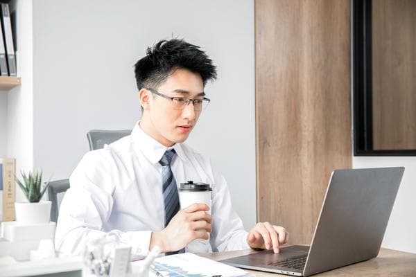 战争环境下征兵政策探讨：强制征兵的利弊与影响