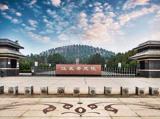 《资治通鉴》：汉武帝的雄才与霸道：文景之治到汉武盛世帝国崛起