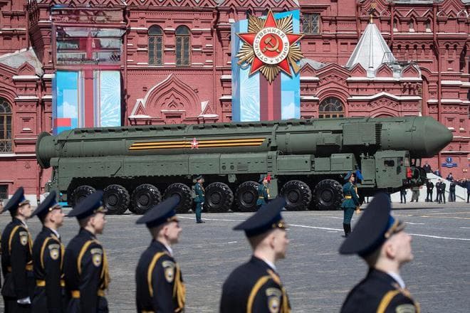 全球九大核武器国家实力对比：美俄核弹头占90%，英核能力最弱