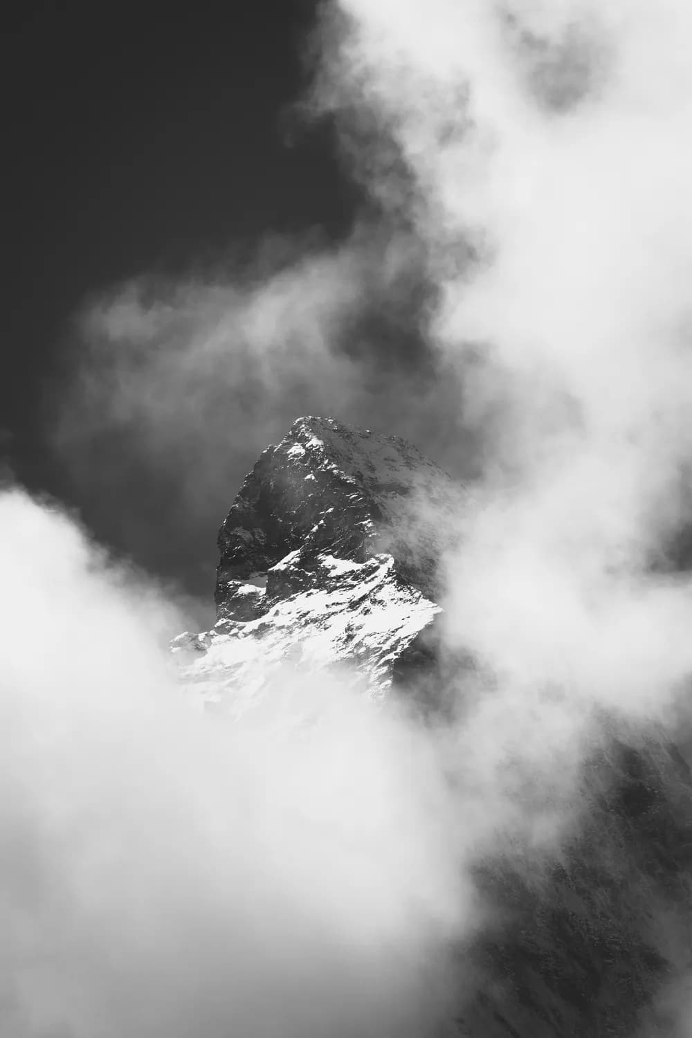 《在那东山顶上》：藏族文化的音乐密码