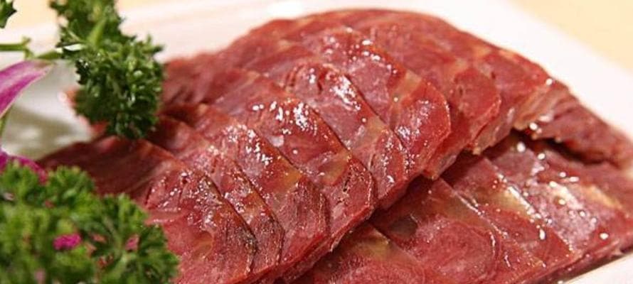 五香卤牛肉制作方法详解（美味易学，体验家庭烹饪的乐趣）