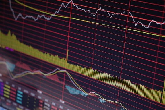 股票公司公布年报前股票会涨吗？