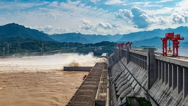 三峡大坝运行20年，当初投入了2500多亿元，现在回本了吗？
