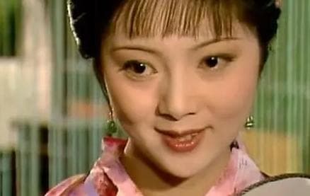 《红楼梦》王熙凤与薛宝钗，谁的年龄更大一点？