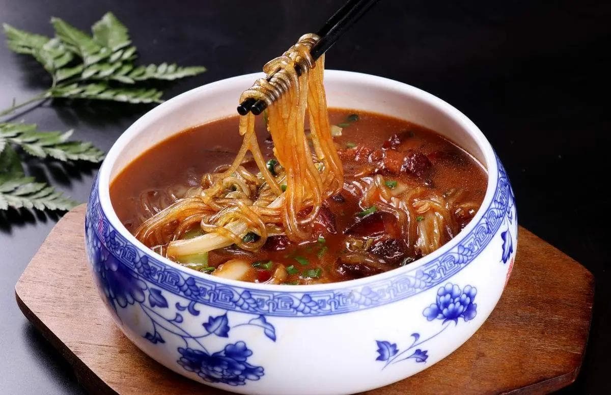猪肉炖粉条：东北餐桌上的经典温情