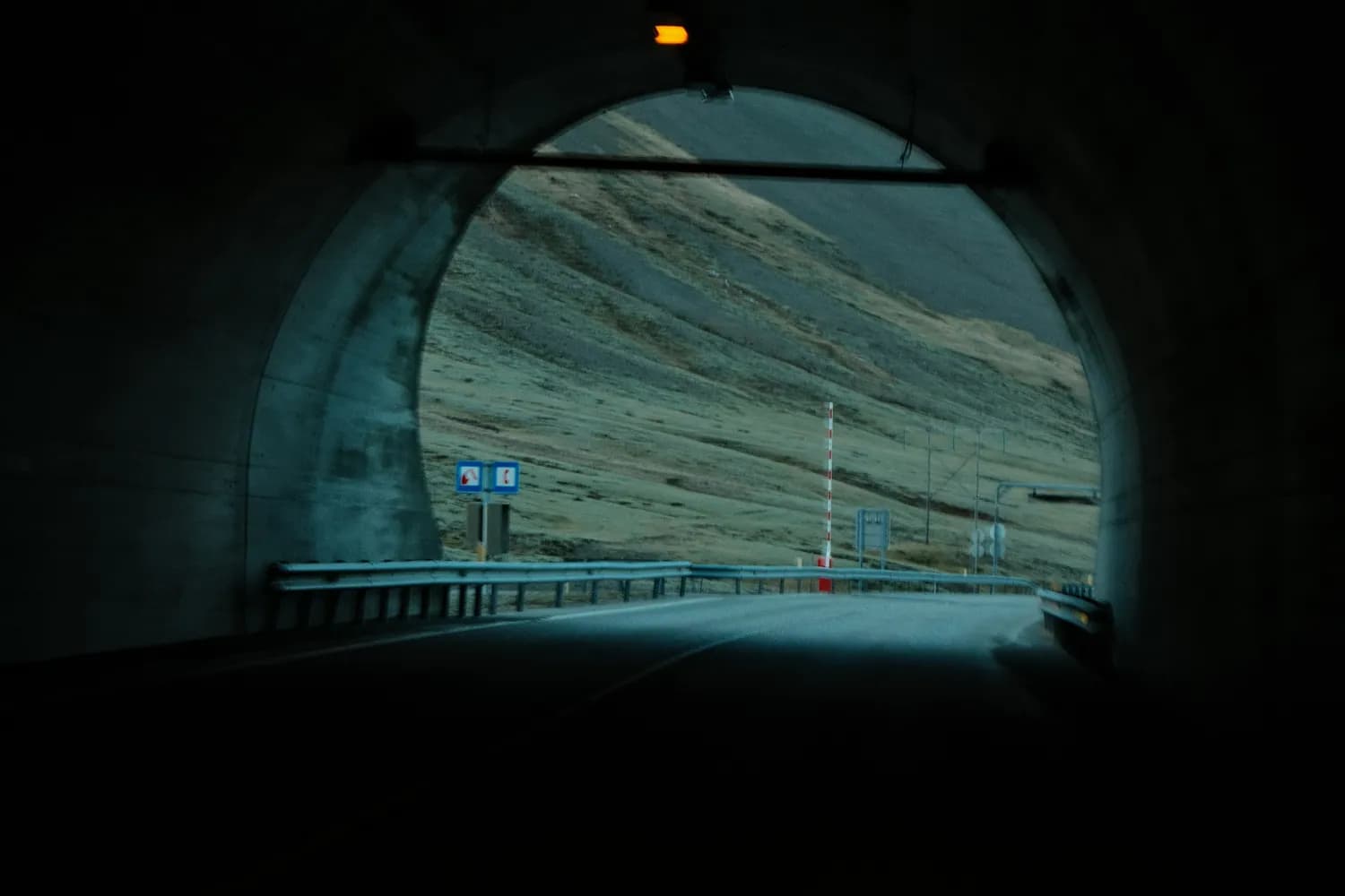 秦岭终南山隧道：中国工程奇迹的背后